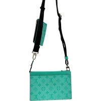 【LOUIS VUITTON/ルイ・ヴィトン】 ガストン タイガラマ M30934  ウェアラブルウォレット ショルダーバッグ レザー グリーンレザー（マイアミグリーン） レディース【中古】【真子質店】【BL】【IKxx】
