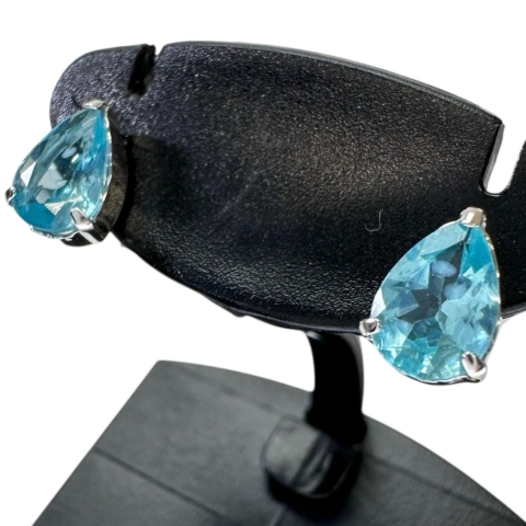 しずくモチーフ アパタイト 0.50×2ct ピアス K18WGホワイト