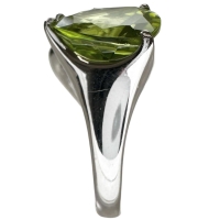 12号 ペリドット 3.43ct ダイヤモンド 0.91ct リング・指輪 K18WGホワイトゴールド 18金 6.6g レディース【中古】【真子質店】【NN】【IDDI】